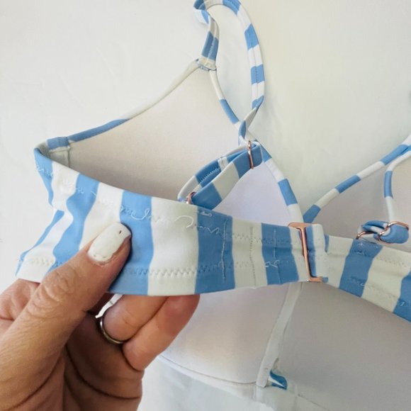 Shade and Shore bikini padded size 36D (Large) blue and white striped - Picture 3 of 5